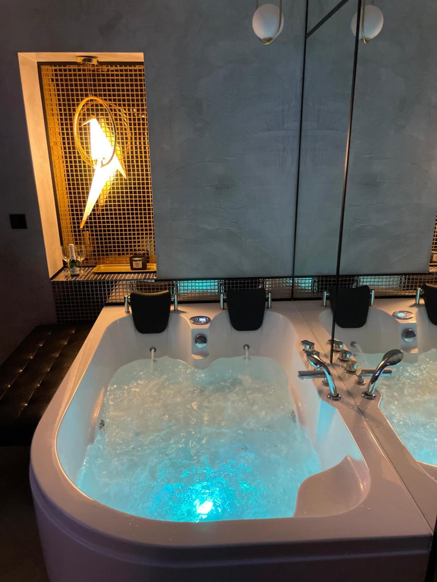 Apartament Z Jacuzzi W Sercu Krakowa Luaran gambar